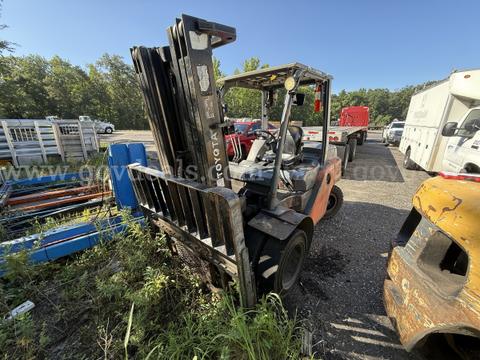 2015 Toyota 8FD35U Pneumatic Tire Forklift-Inoperable