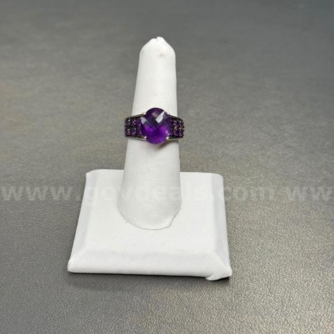 925 Silver Ring with Purple Stones