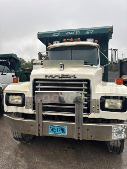 1995 Mack RD690S