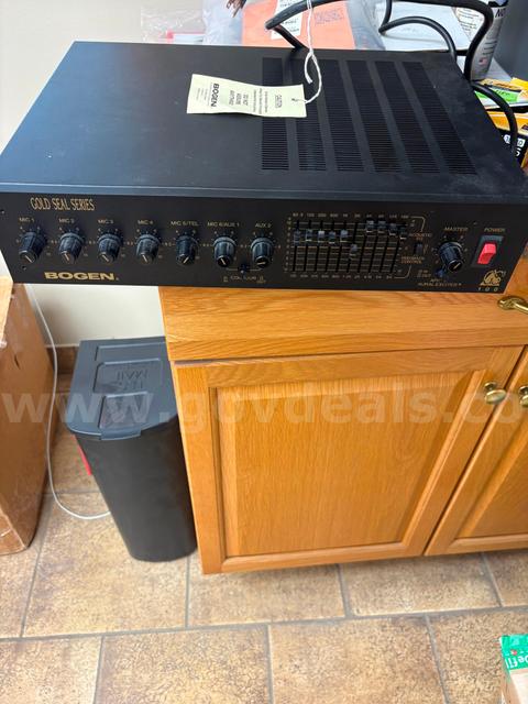 Bogen amplifier/ Desktop microphone/ 3 wireless Microphones and one Wired Microphone
