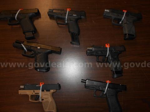FIREARMS Lot of 7 Handguns
