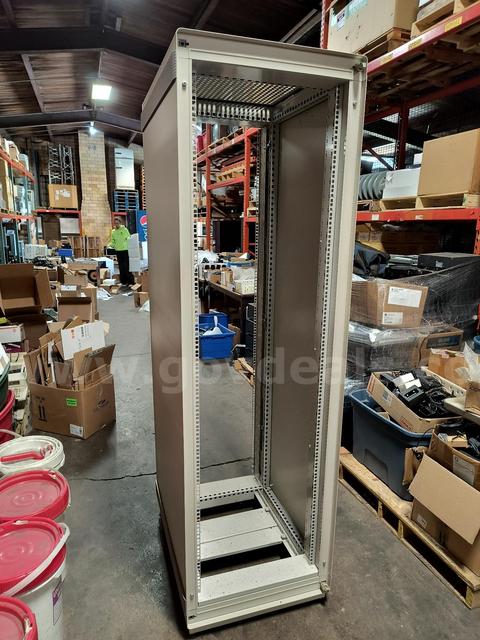 Server Rack / IT Cabinet