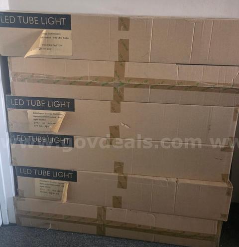 NEW IN THE BOX β Lot of 10 Boxes of OptieoLED LED Tube Lights