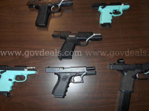 FIREARMS Lot of 6 Handguns 9mm