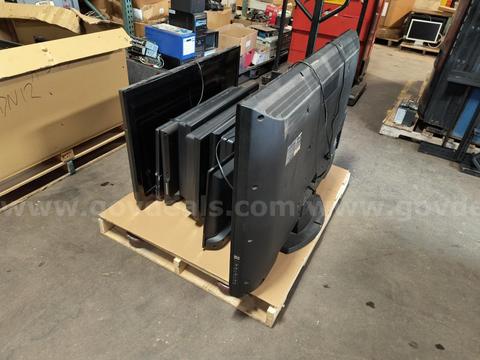Pallet Lot of 10 Flat Screen Televisions - TESTED / WORKING