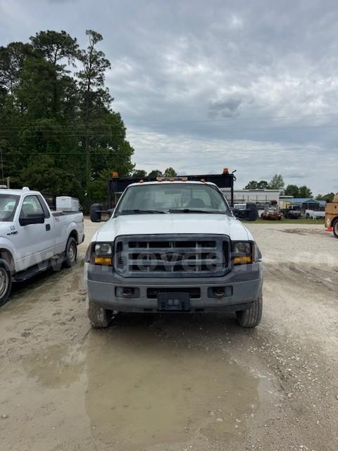 2007 Ford F-550 w/Dump Bed