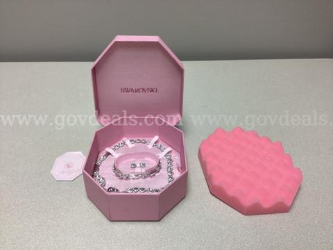 Swarovski Ariana Grande x heart shaped Collection set Featuring a tennis choker, bracelet, and stud earrings
