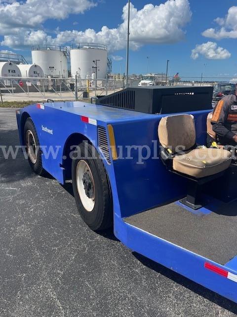 2000 FMC B350 Aircraft Tow Tractor
