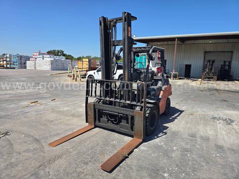 2017 Toyota 8FG40U Pneumatic Tire Forklift