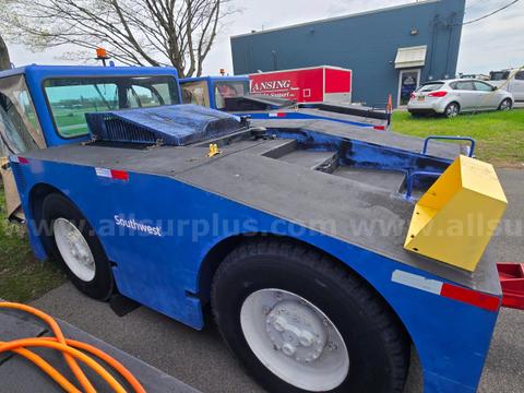 2002 FMC B350 Aircraft Tow Tractor