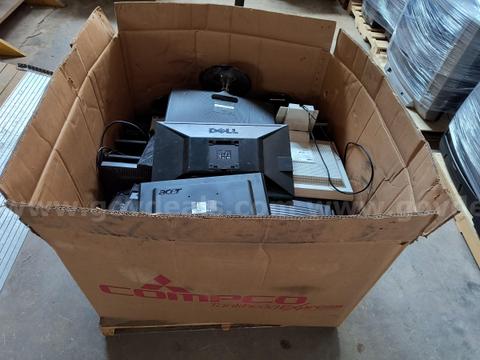 Pallet Lot of Approx 38 Flat Screen PC Computer Monitors - LOT 898
