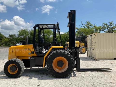 2018 JCB ROUGH TERRAIN FORKLIFT MODEL 930, DIESEL