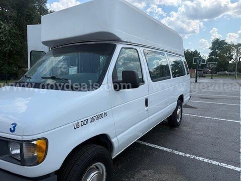 2003 Ford Econoline - With Wheelchair Lift