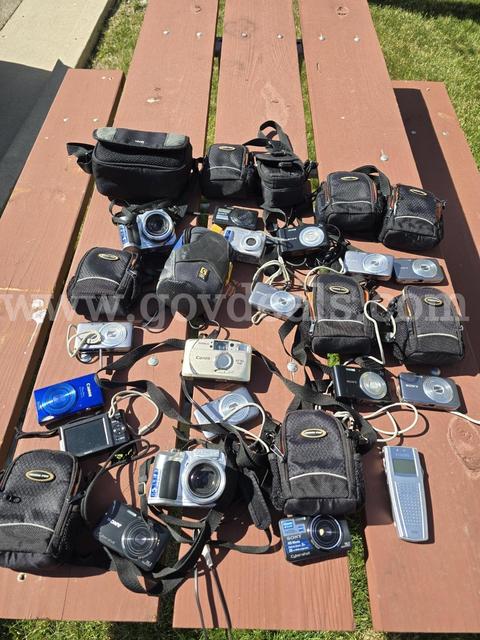 Sony - Olympus - Cannon Lot of 17 Digital Style Cameras & Some Cases Used with Wear