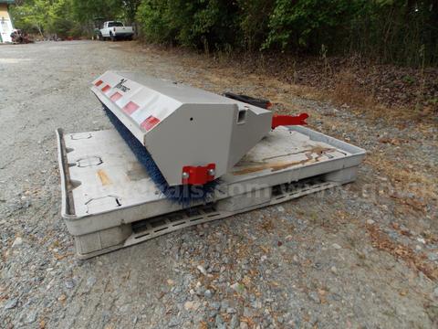 VENTRAC LB540 POWER ANGLE BROOM ATTACHMENT FITS 3400 SERIES TRACTORS