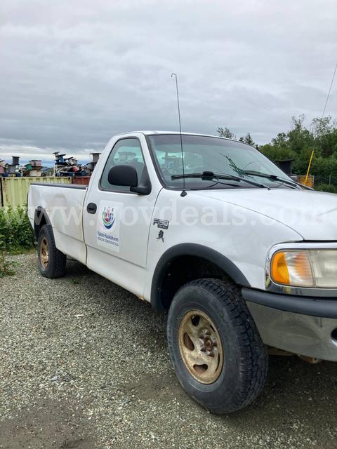 1998 Ford F-150 XL Reg. Cab Long Bed 4WD