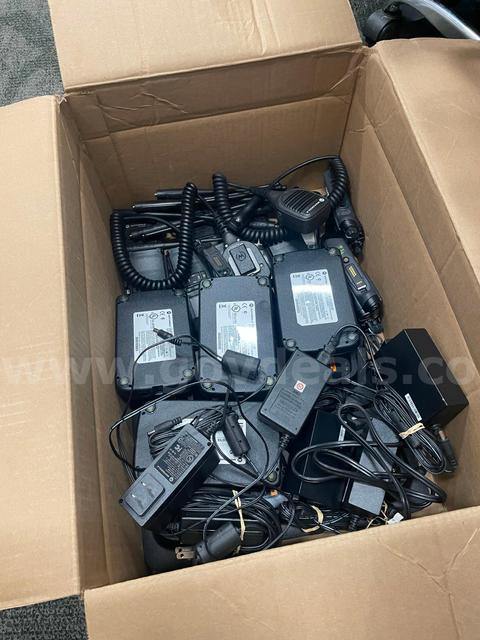 10 Motorola portable radios with antenna, charging station and wires. Batch 8