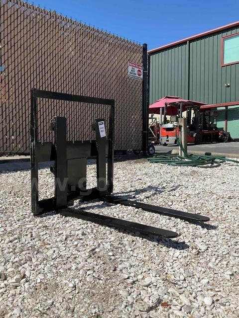 UNUSED MINI EXCAVATOR FORKS ATTACHMENT, APPROX 25in W , FORKS APPROX 30in L, FIT TO 1-3 TON EXCAVATOR