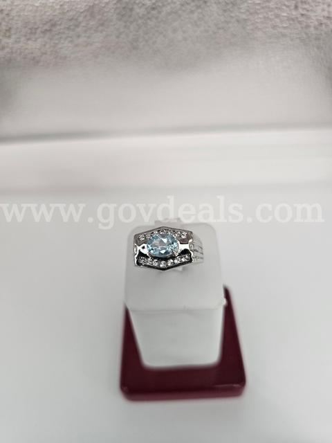 Solid Sterling Silver Ladies Ring with Genuine London Blue Topaz Stone  Size 7.5