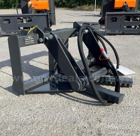 UNUSED 2025 LANDHONOR TREE AND POST PULLER ATTACHMENT MODEL TP2-13-08D FOR UNIVERSAL SKID STEER