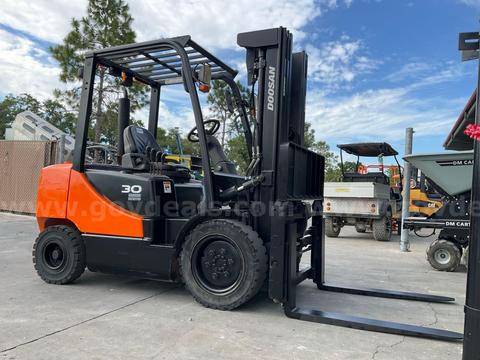 2016 DOOSAN FORKLIFT MODEL D30S-7, DIESEL