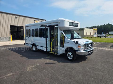 2024 ford e450 shuttle bus handicap wheelchair