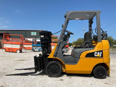 CAT FORKLIFT MODEL C4000; LP POWERED