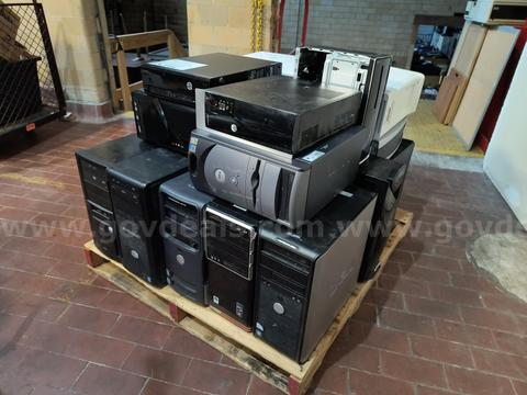 Pallet of 22 Assorted Scrap Desktop Computers - LOT 912