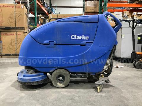 CLARK WALK BEHIND FLOOR SCRUBBER MODEL FOCUS II DISC28 , ELECTRIC , 24V, UNTESTED