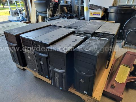 Pallet of 10 Dell & HP Servers (LOT 921)