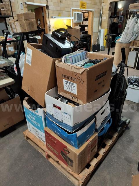 Pallet Lot of Assorted SCRAP Items (Appliances, Tools, Audio Equip, Phones, etc) LOT 924