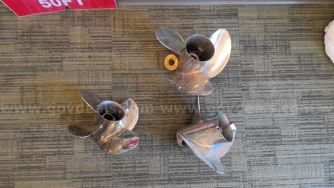 Mercury stainless steel propellers (3) 2 for HP 115 engine and 1 for HP 75