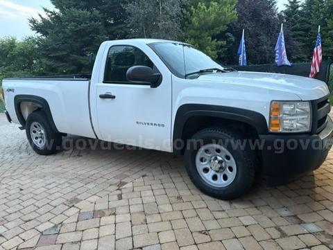 2012 Chevy 1500 4x4 4.8 flex fuel 8ft box New Tires 90k miles