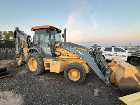 John Deere 2016 710L Loader Backhoe