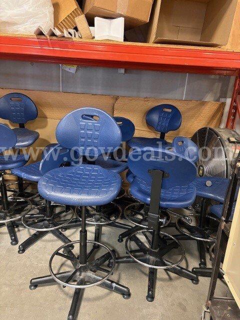 Lot of 14 Task Chairs