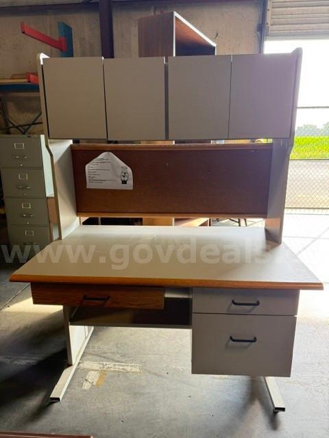 Used office desk/computer station