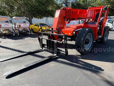2014 JLG SKYTRAK TELEHANDLER MODEL 8042, CUMMINS DIESEL