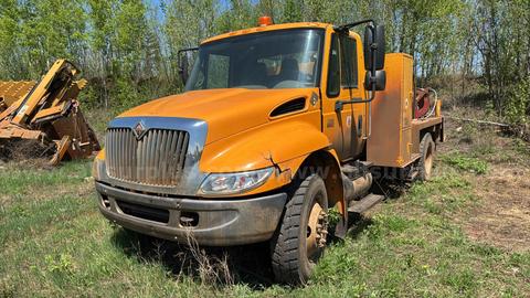 International 4300 SBA 4x2 Service Truck w/ Utility Crane