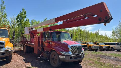2001 International 4300 DuraStar Bucket Truck