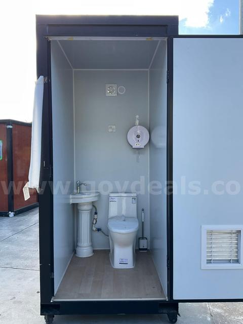 UNUSED SINGLE STALL MOBILE BATHROOM