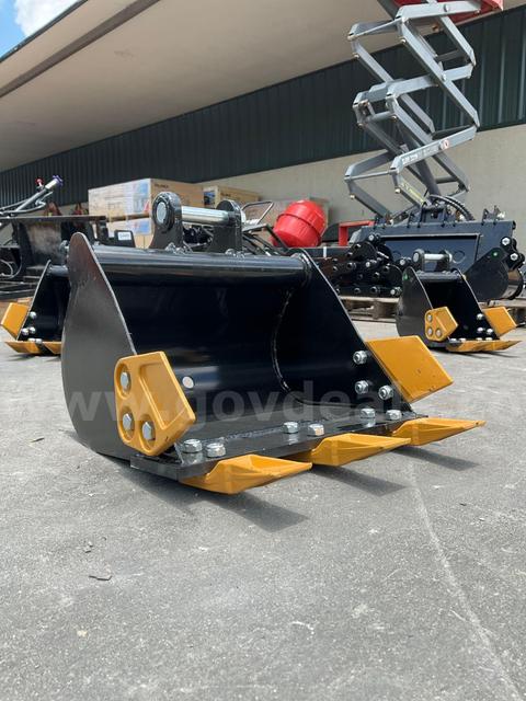 UNUSED MINI BUCKET WITH TEETH ATTACHMENT FOR MINI EXCAVATOR, APPROX 16in
