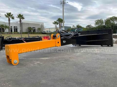 NEVER USED 2026 SHORT CYLINDER TELESCOPIC BOOM ATTACHMENT FOR SKID STEER