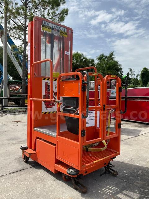 2015 BALLYMORE VERTICAL MAST MAN LIFT, MAX PLATFORM HEIGHT 12FT