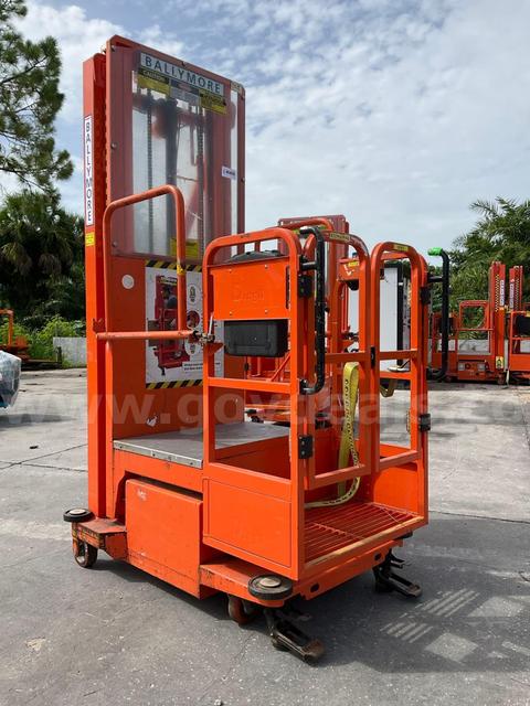 2015 BALLYMORE VERTICAL MAST MAN LIFT, MAX PLATFORM HEIGHT 12FT