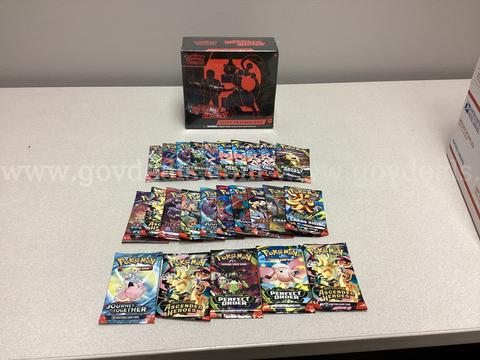 Pokémon Scarlet and Violet Destined Rivals Elite Training Box & 25 Booster Packs