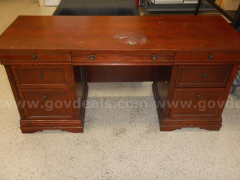 *** SOLID WOODEN OFFICE DESK ***