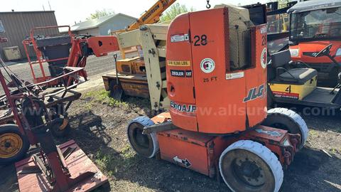 JLG E300AJP Articulating Boom Lift