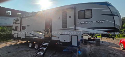 Selling a beautiful, turn-key 2022 Forest River Cherokee Arctic Wolf 287BH fifth wheel. This is the ultimate family-frie