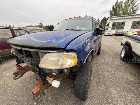 Blue 1997 Ford Expedition XLT 4WD