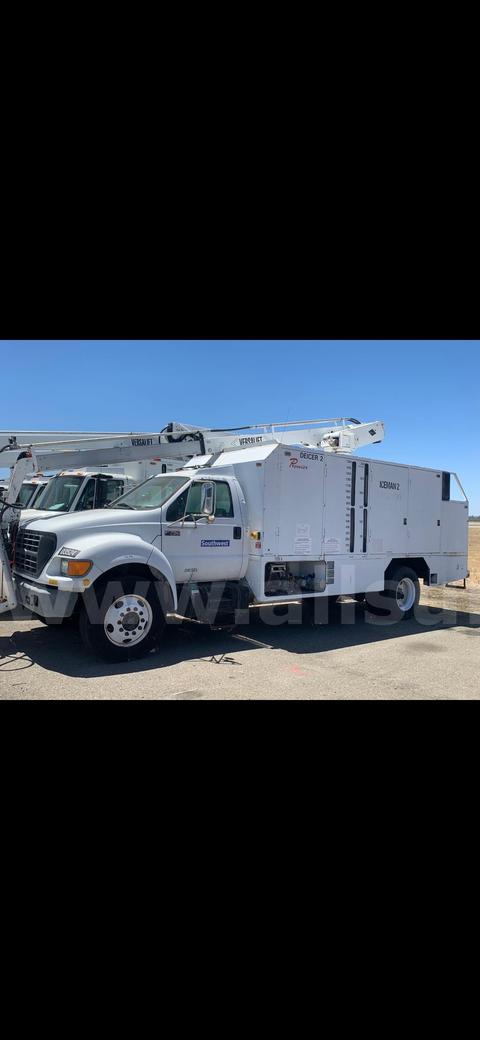 2001 Premier MT35P18 Deicer Truck